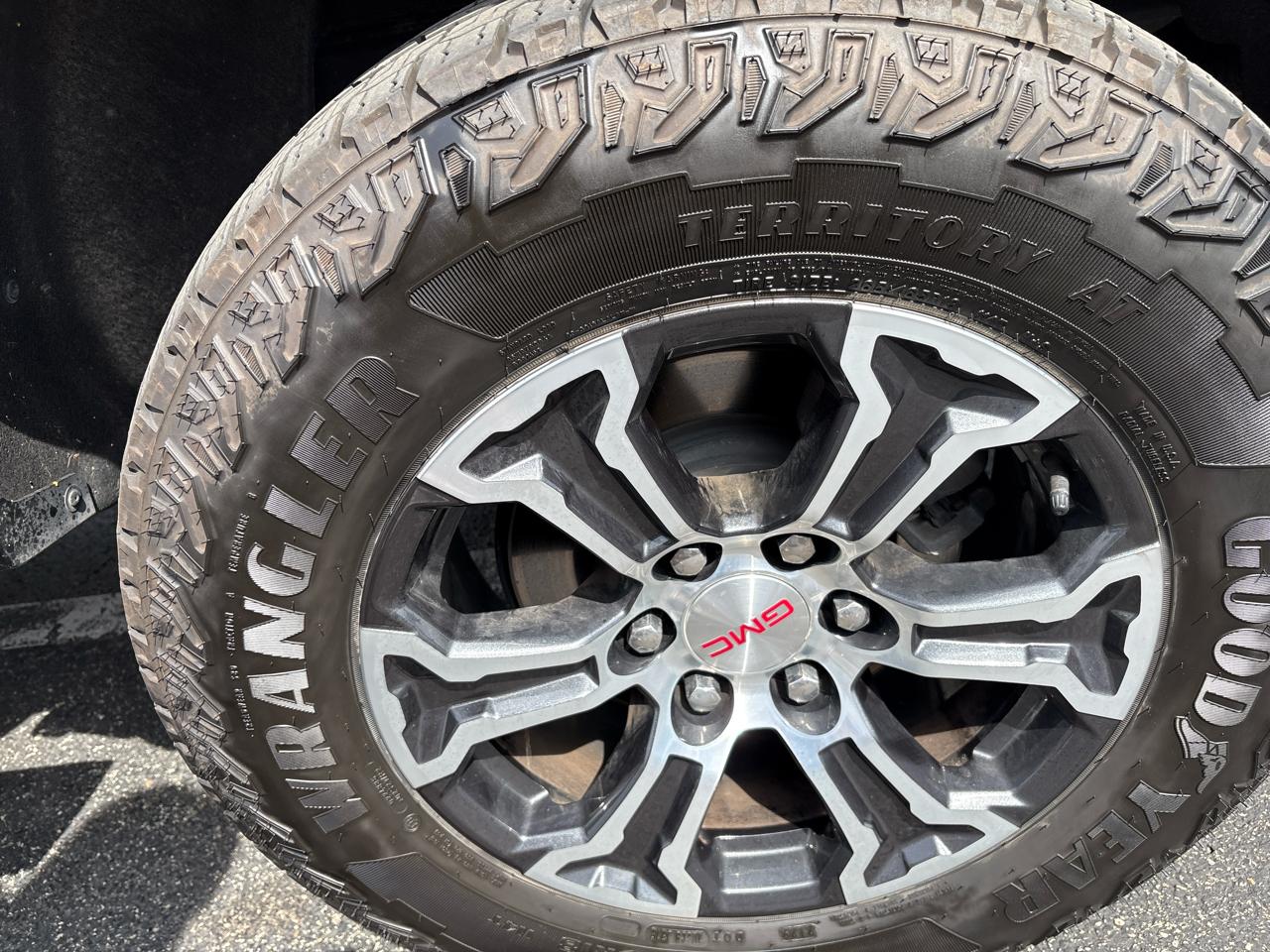 GMC Canyon 4WD Crew Cab AT4 2023