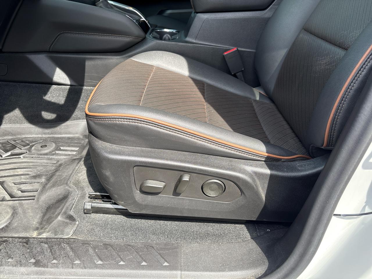 GMC Canyon 4WD Crew Cab AT4 2023