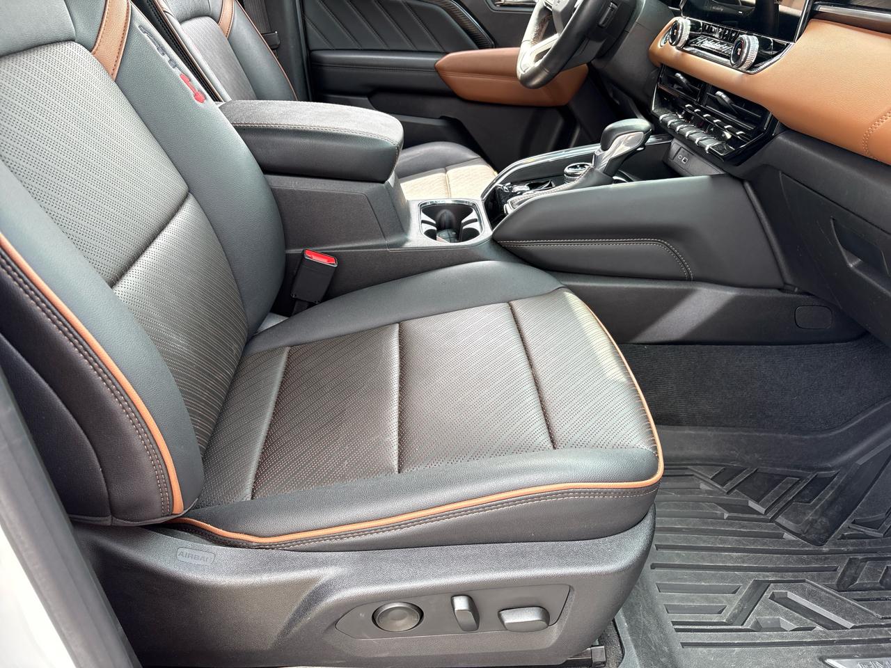 GMC Canyon 4WD Crew Cab AT4 2023