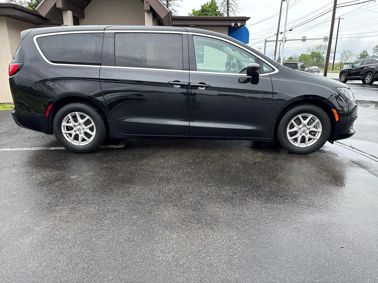 Chrysler Voyager LX FWD 2023