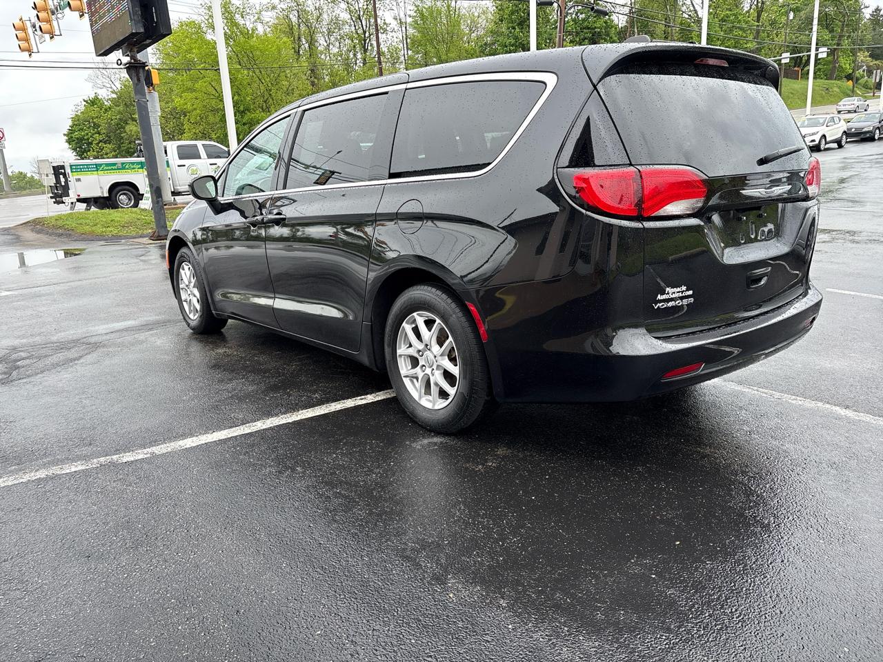 Chrysler Voyager LX FWD 2023