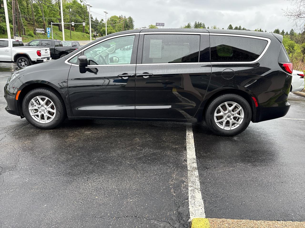 Chrysler Voyager LX FWD 2023