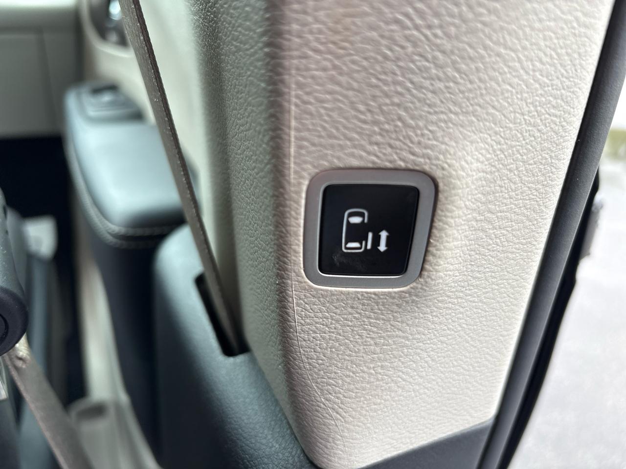 Chrysler Voyager LX FWD 2023