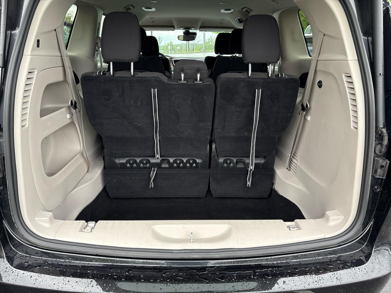 Chrysler Voyager LX FWD 2023