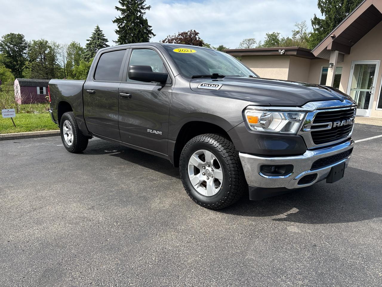 RAM 1500 Big Horn 4x4 Crew Cab 5'7" Box 2021