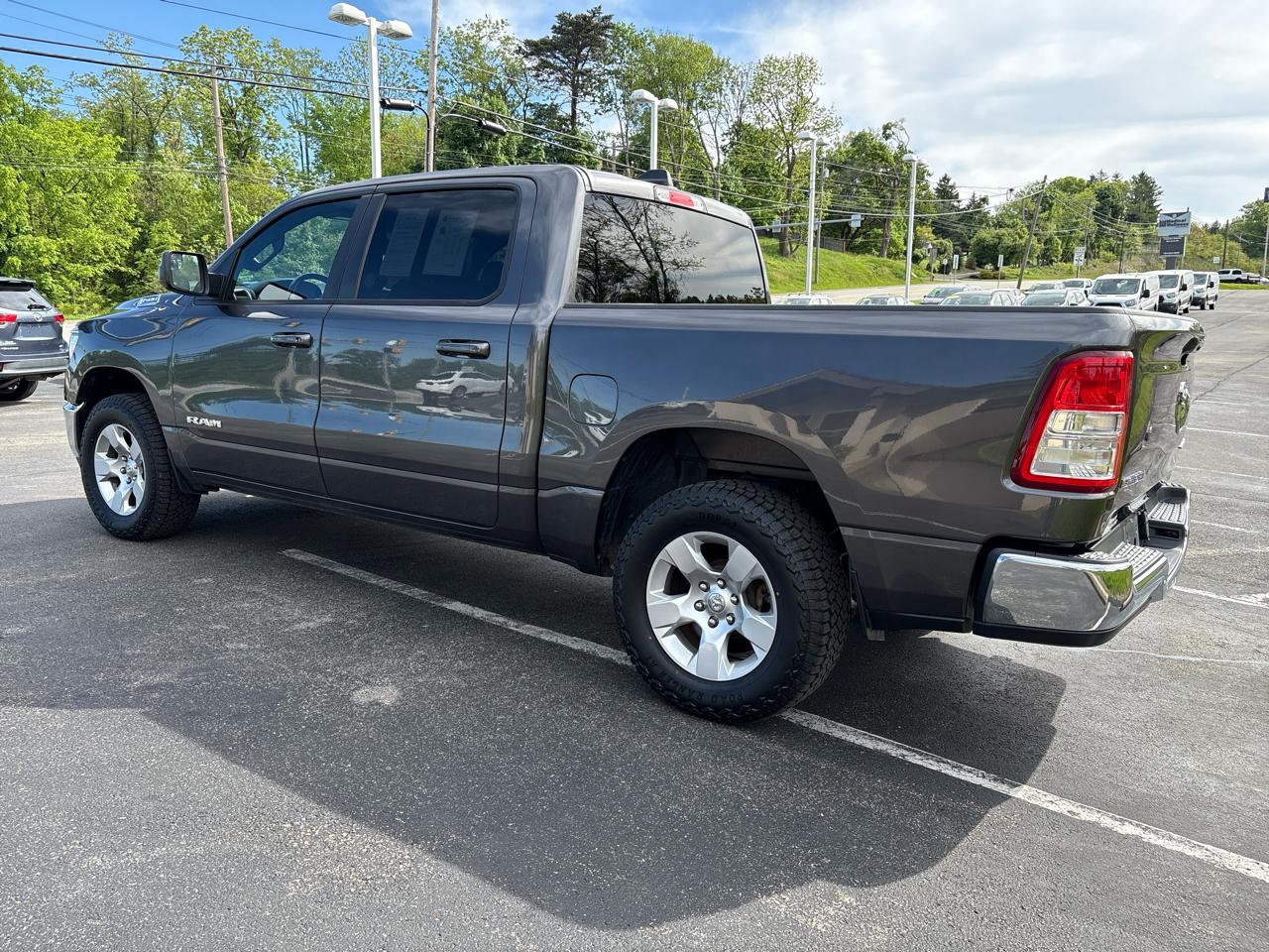 RAM 1500 Big Horn 4x4 Crew Cab 5'7" Box 2021