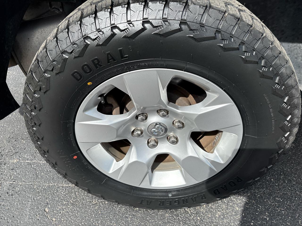 RAM 1500 Big Horn 4x4 Crew Cab 5'7" Box 2021