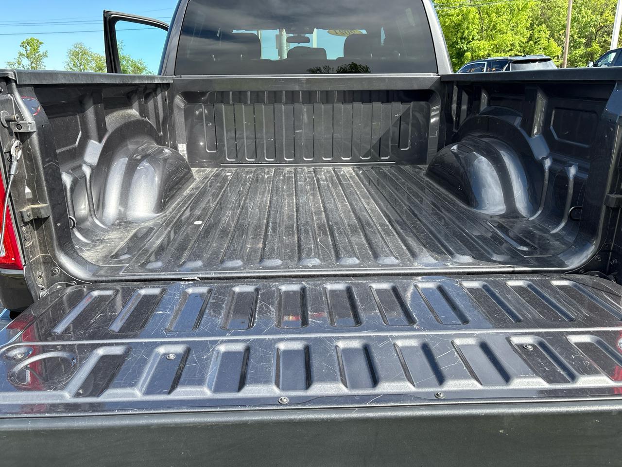 RAM 1500 Big Horn 4x4 Crew Cab 5'7" Box 2021