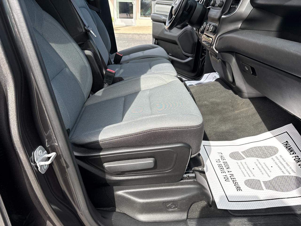 RAM 1500 Big Horn 4x4 Crew Cab 5'7" Box 2021