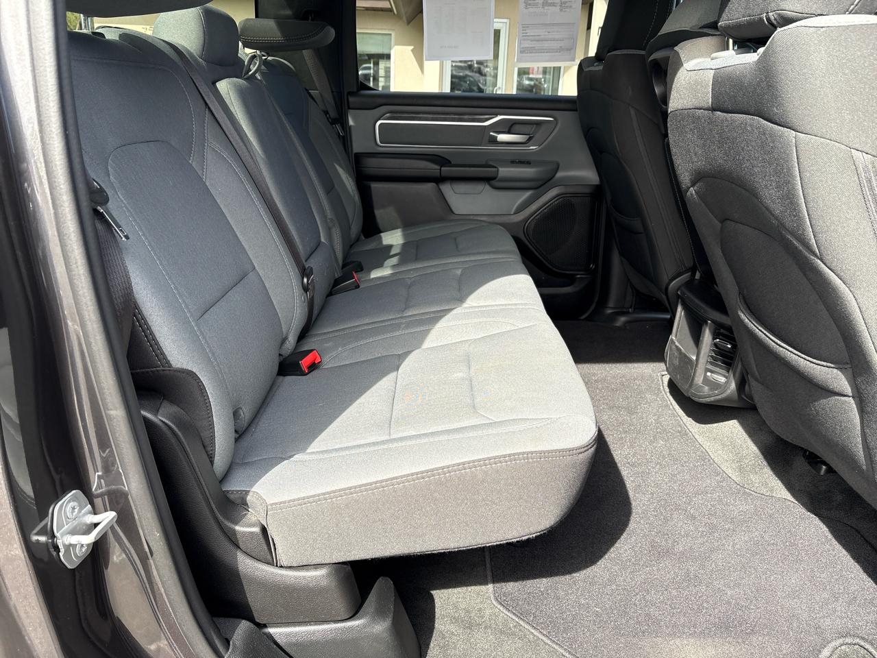 RAM 1500 Big Horn 4x4 Crew Cab 5'7" Box 2021