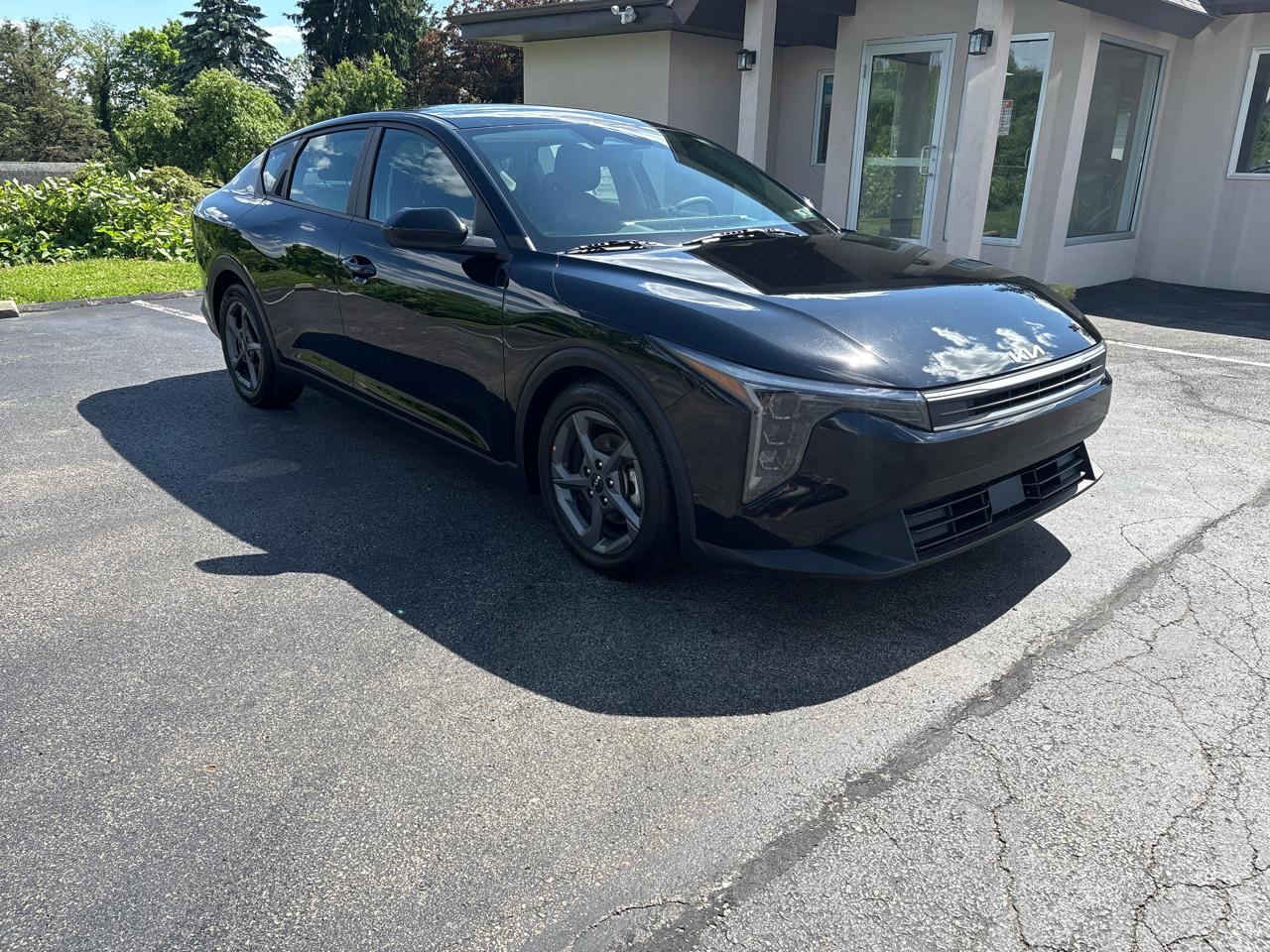 Kia K4 LXS FWD 2025
