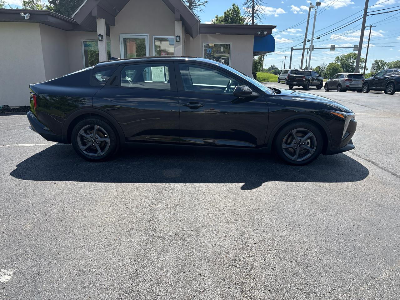 Kia K4 LXS FWD 2025