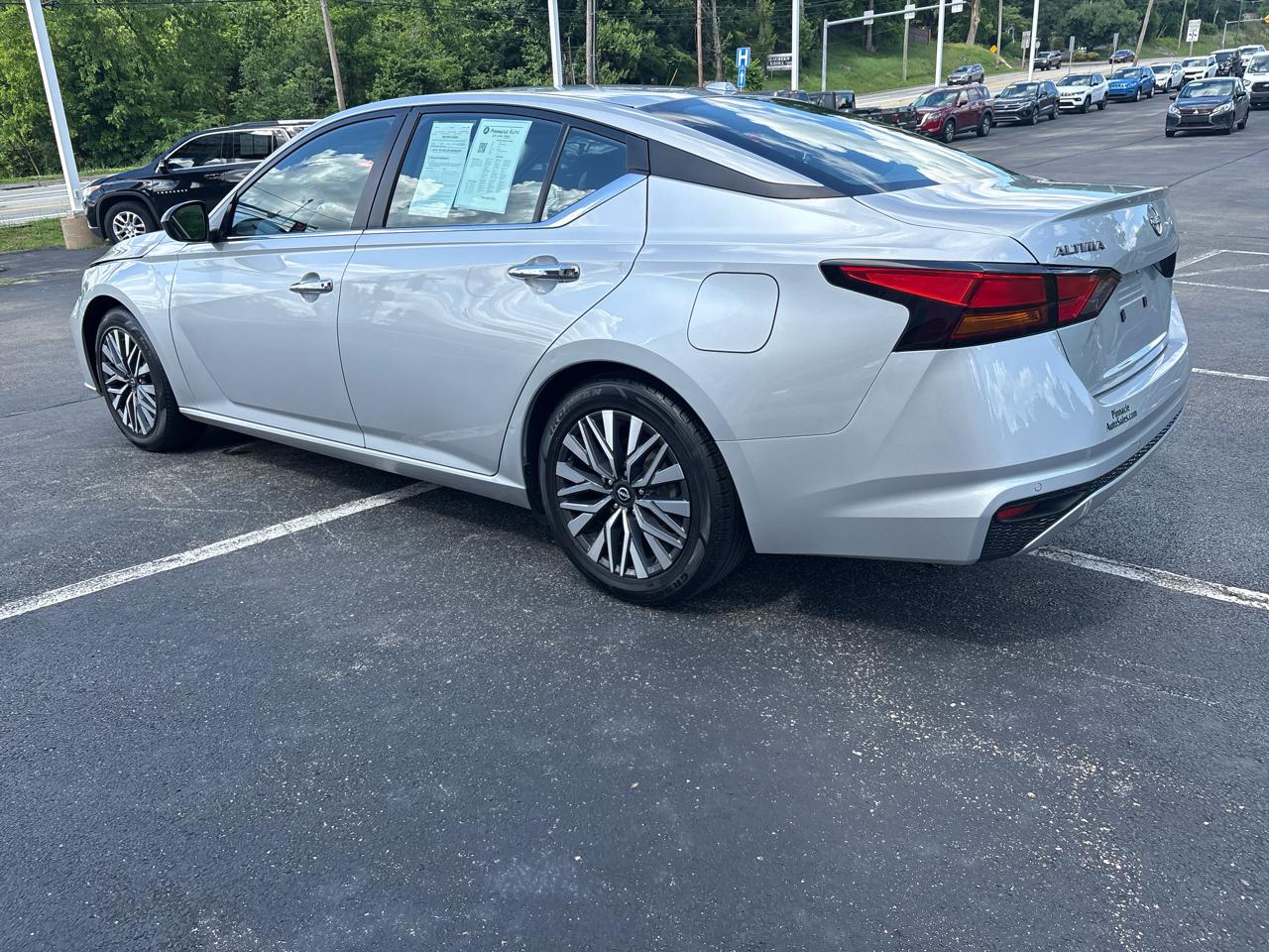 Nissan Altima 2.5 SV Sedan 2024