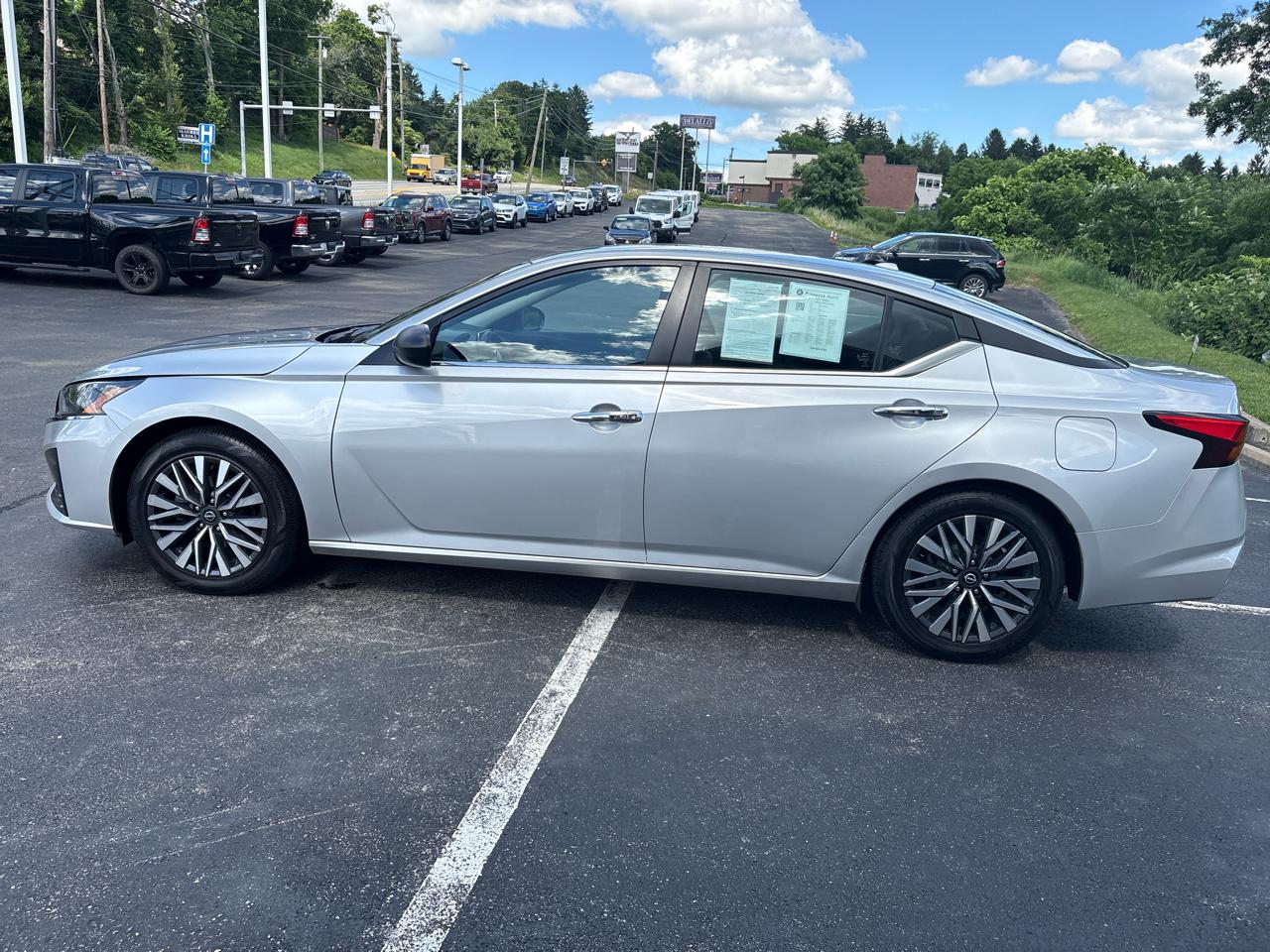 Nissan Altima 2.5 SV Sedan 2024