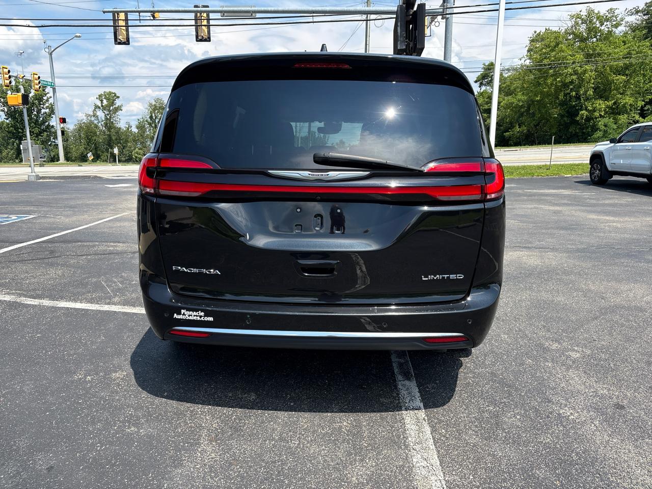 Chrysler Pacifica Limited FWD 2023