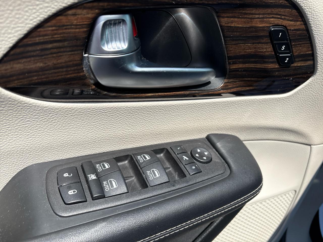 Chrysler Pacifica Limited FWD 2023
