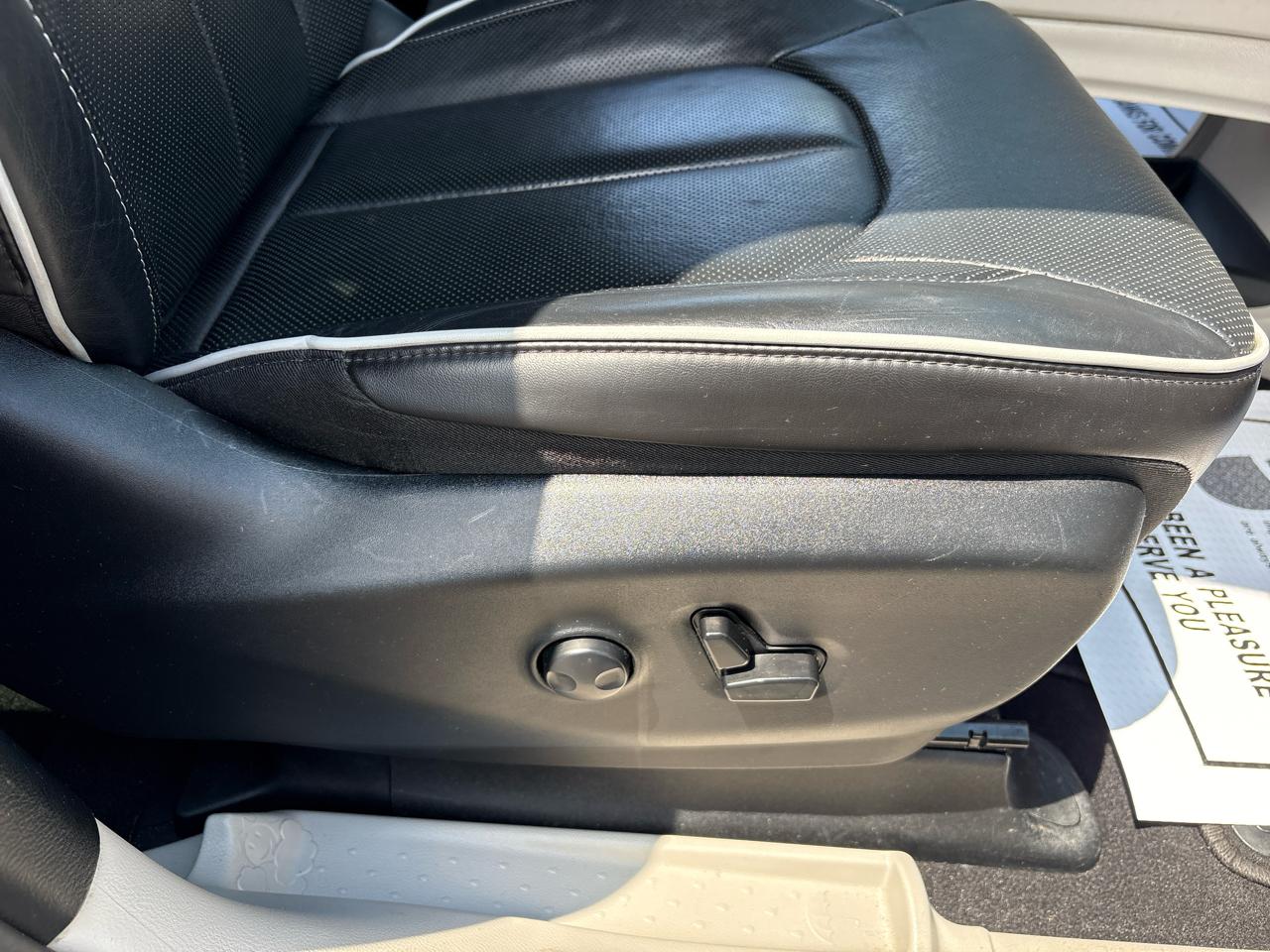 Chrysler Pacifica Limited FWD 2023
