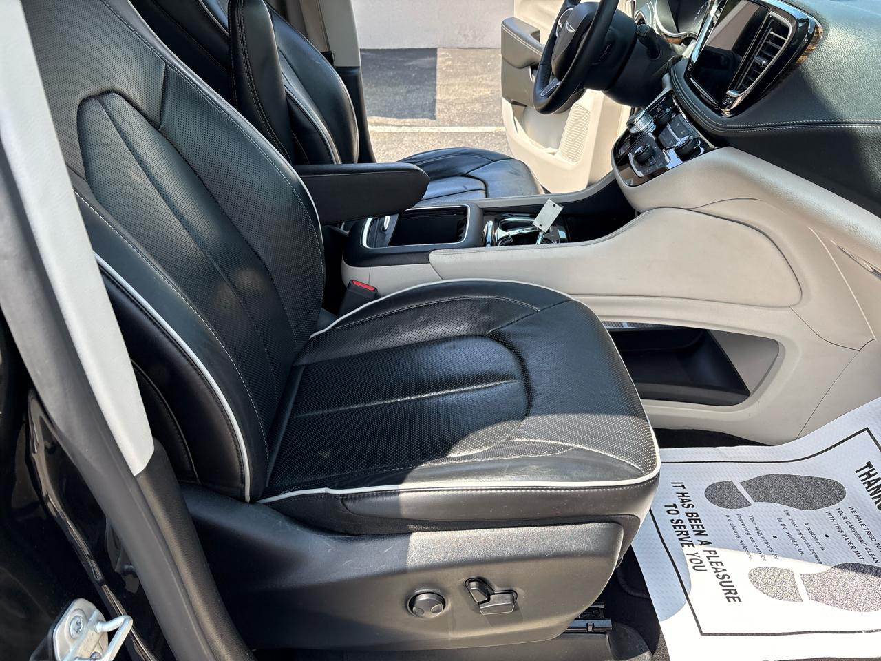 Chrysler Pacifica Limited FWD 2023