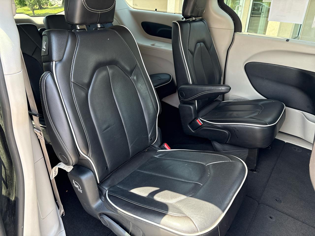 Chrysler Pacifica Limited FWD 2023