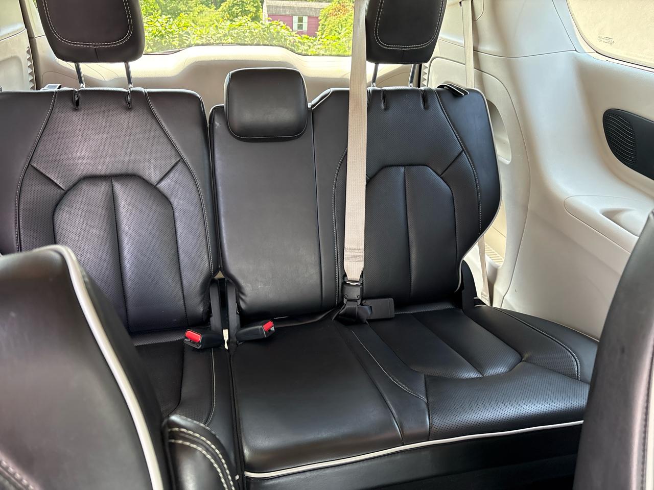Chrysler Pacifica Limited FWD 2023