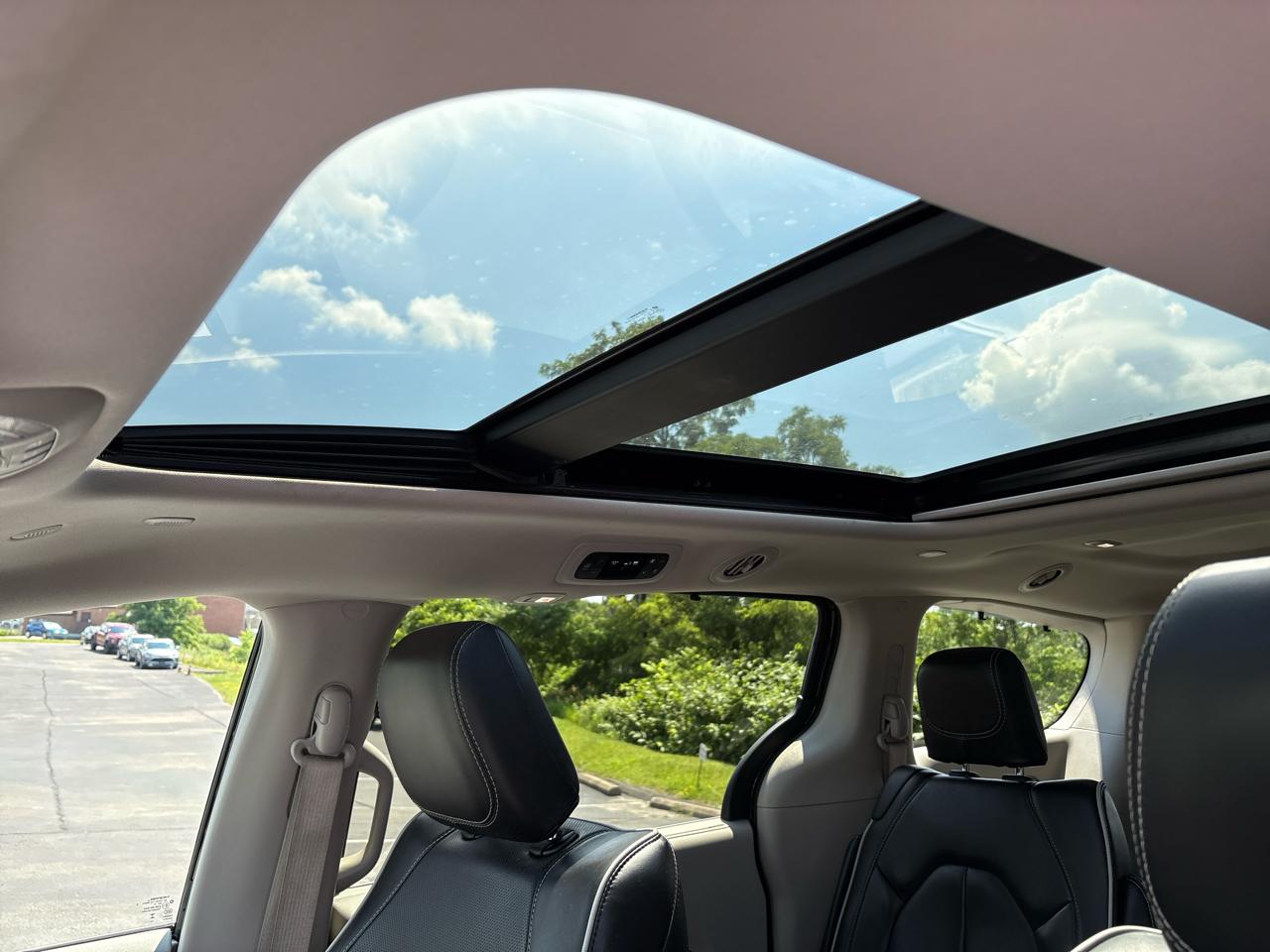 Chrysler Pacifica Limited FWD 2023