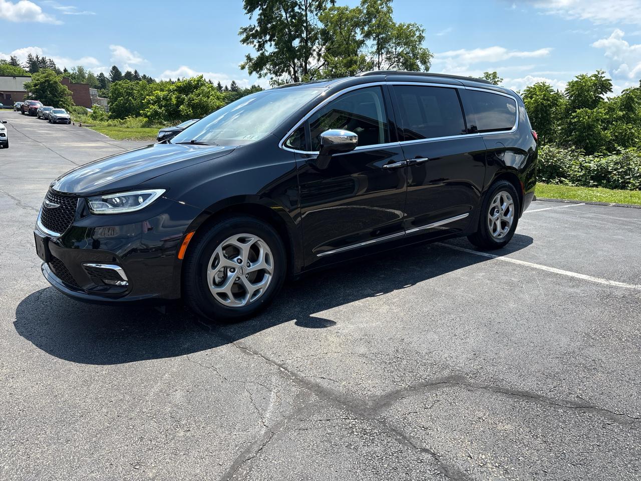 Chrysler Pacifica Limited FWD 2023