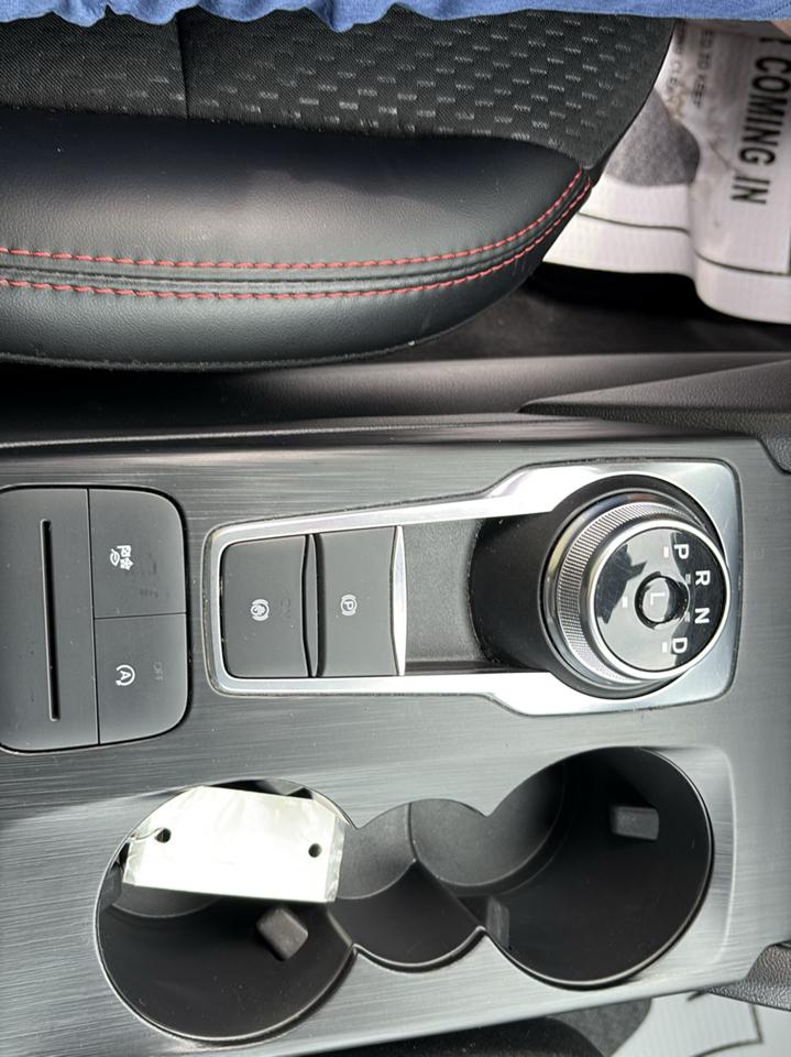 2025 Ford Escape ST-Line - Photo 28