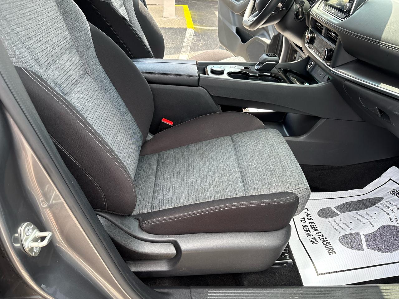 Nissan Rogue AWD SV 2023