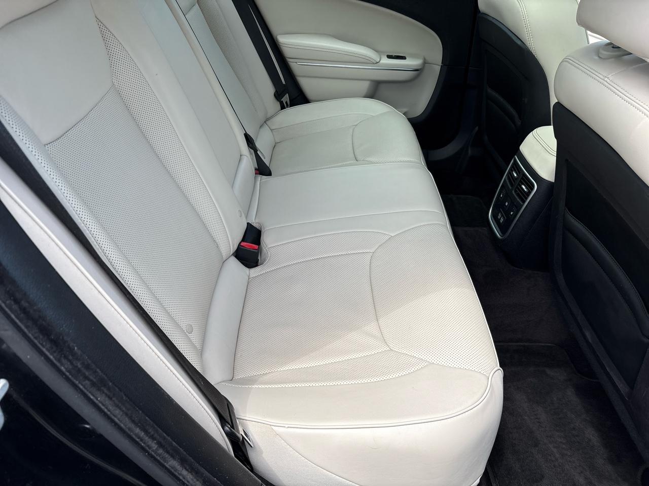 Chrysler 300 300C AWD 2017