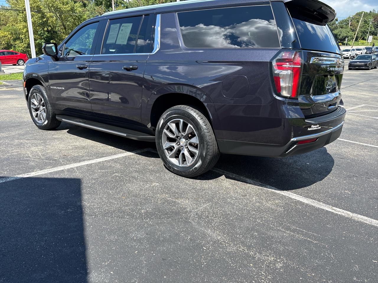 Chevrolet Suburban 4WD 4dr LT 2022