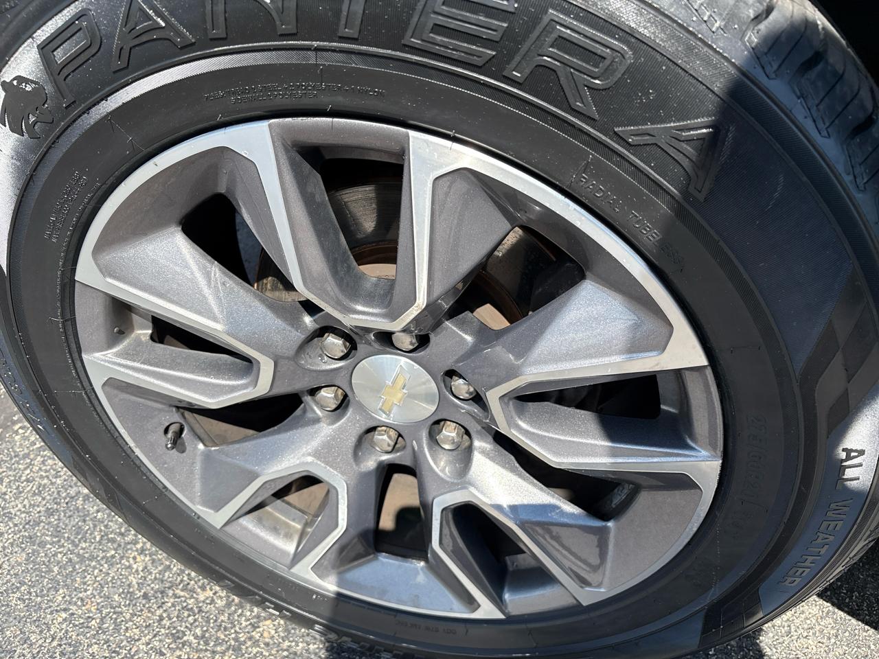 Chevrolet Suburban 4WD 4dr LT 2022