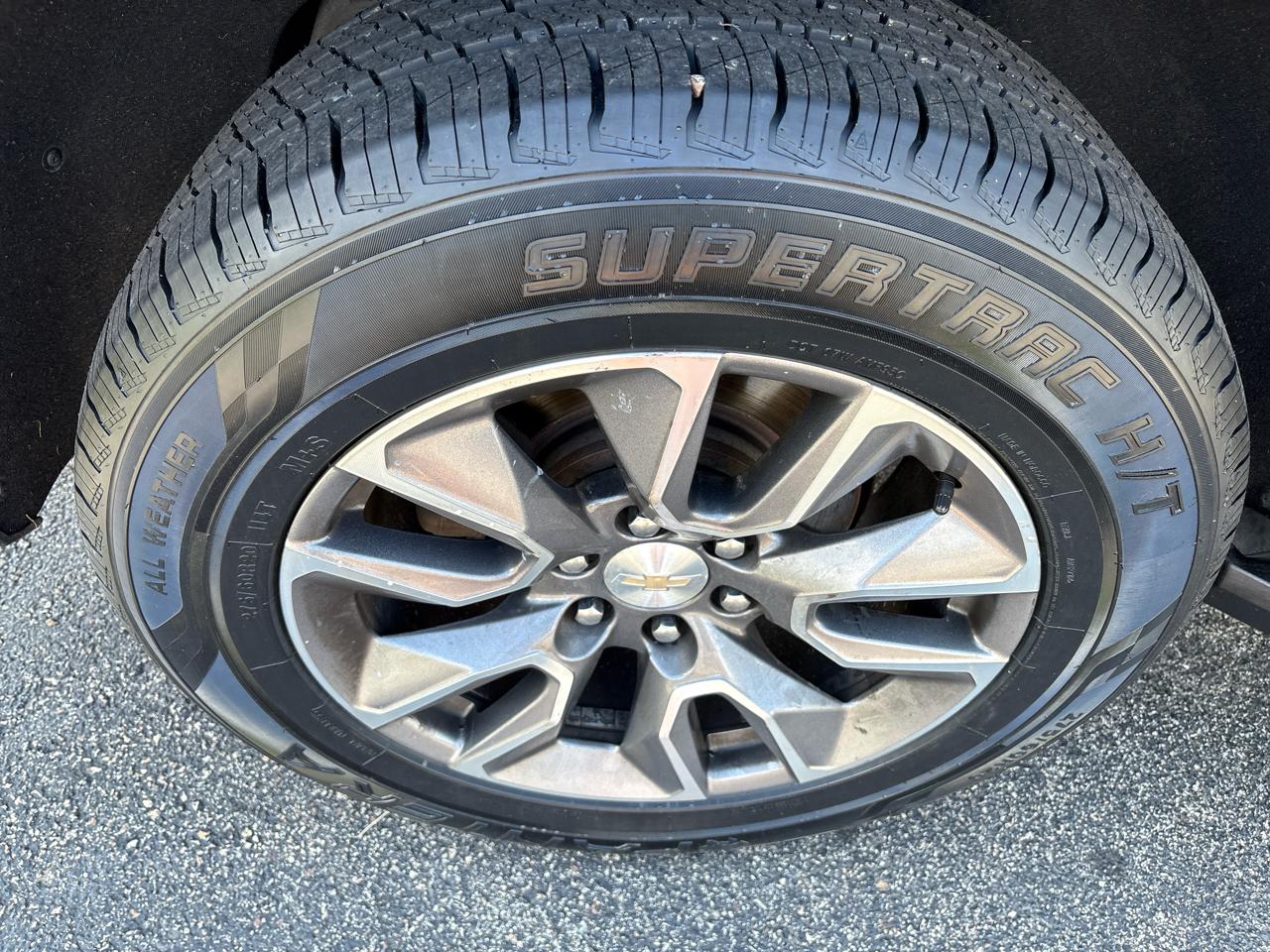 Chevrolet Suburban 4WD 4dr LT 2022
