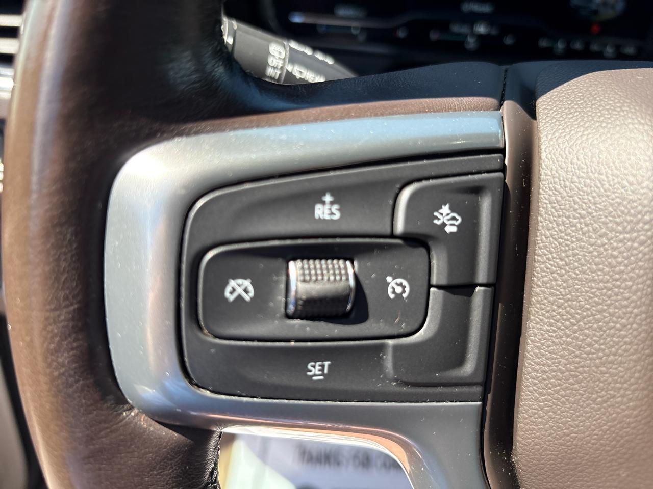 Chevrolet Suburban 4WD 4dr LT 2022