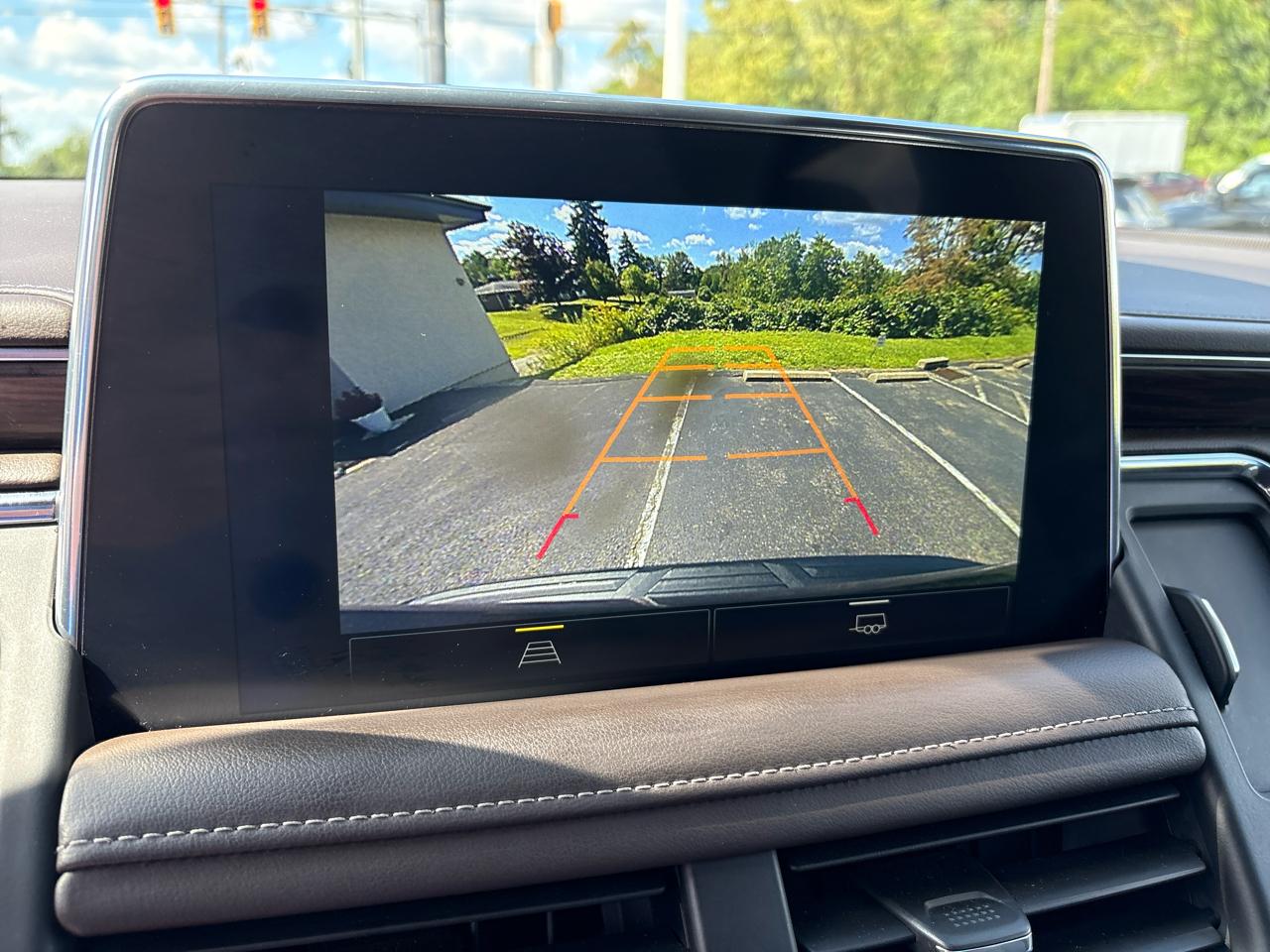 Chevrolet Suburban 4WD 4dr LT 2022