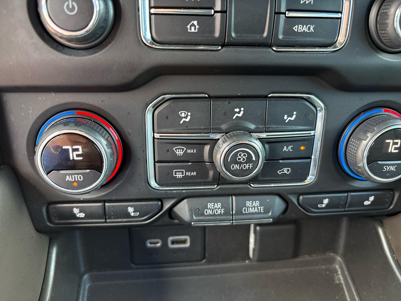 Chevrolet Suburban 4WD 4dr LT 2022