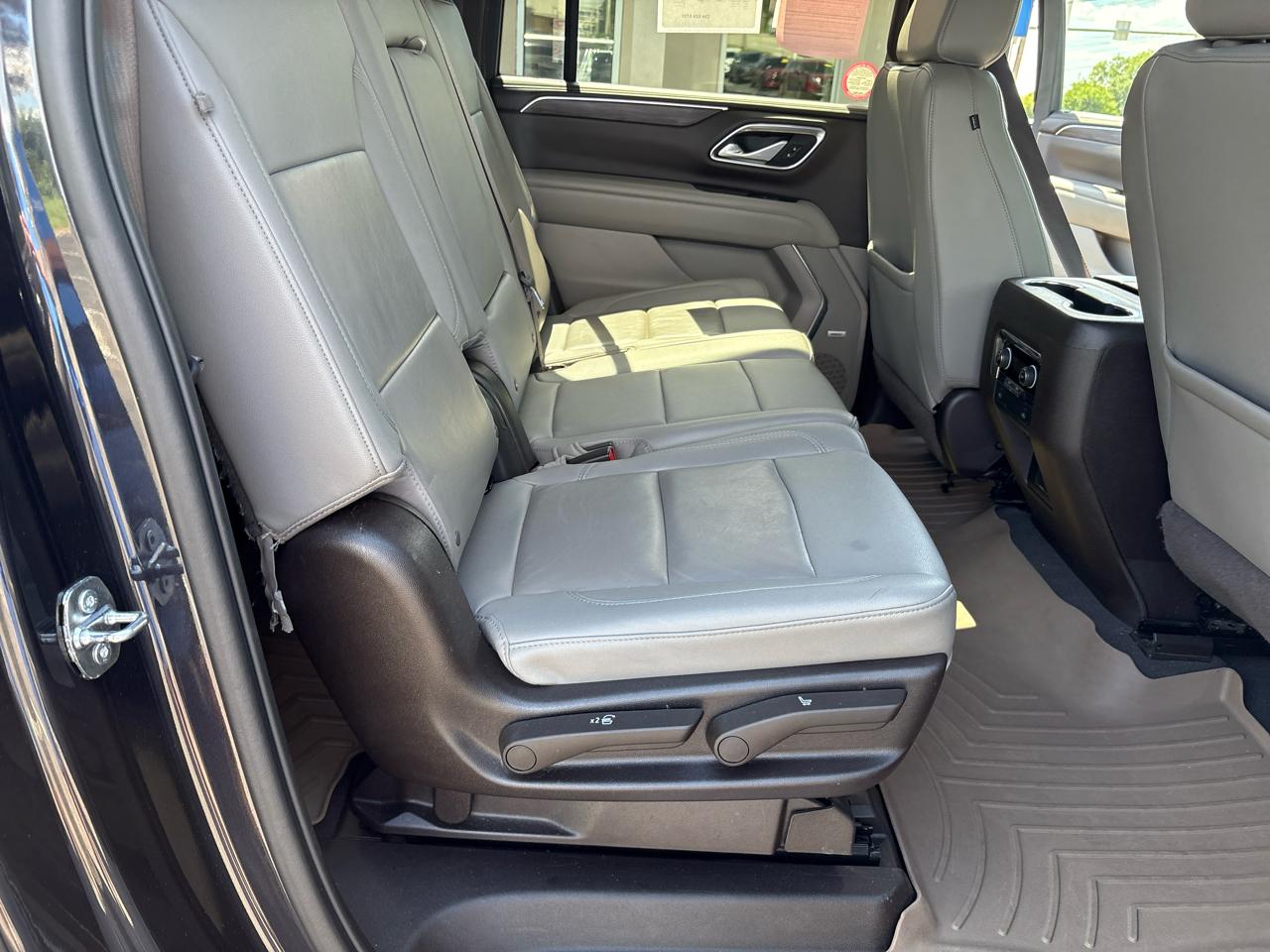 Chevrolet Suburban 4WD 4dr LT 2022