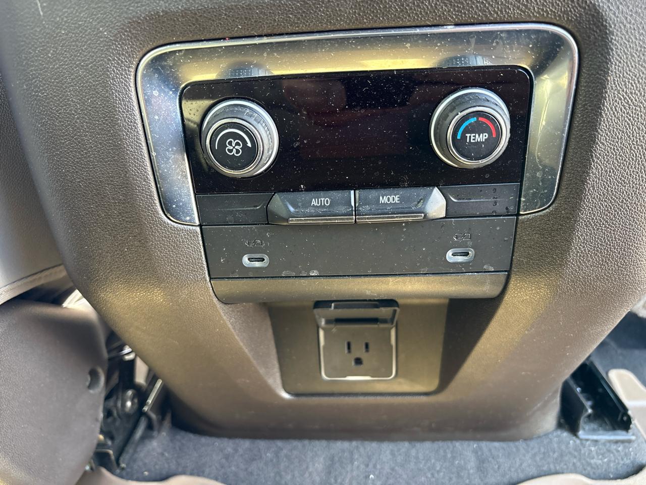 Chevrolet Suburban 4WD 4dr LT 2022