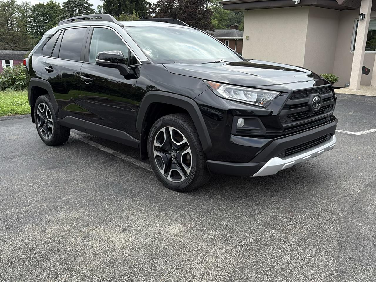 Toyota RAV4 Adventure AWD (Natl) 2019