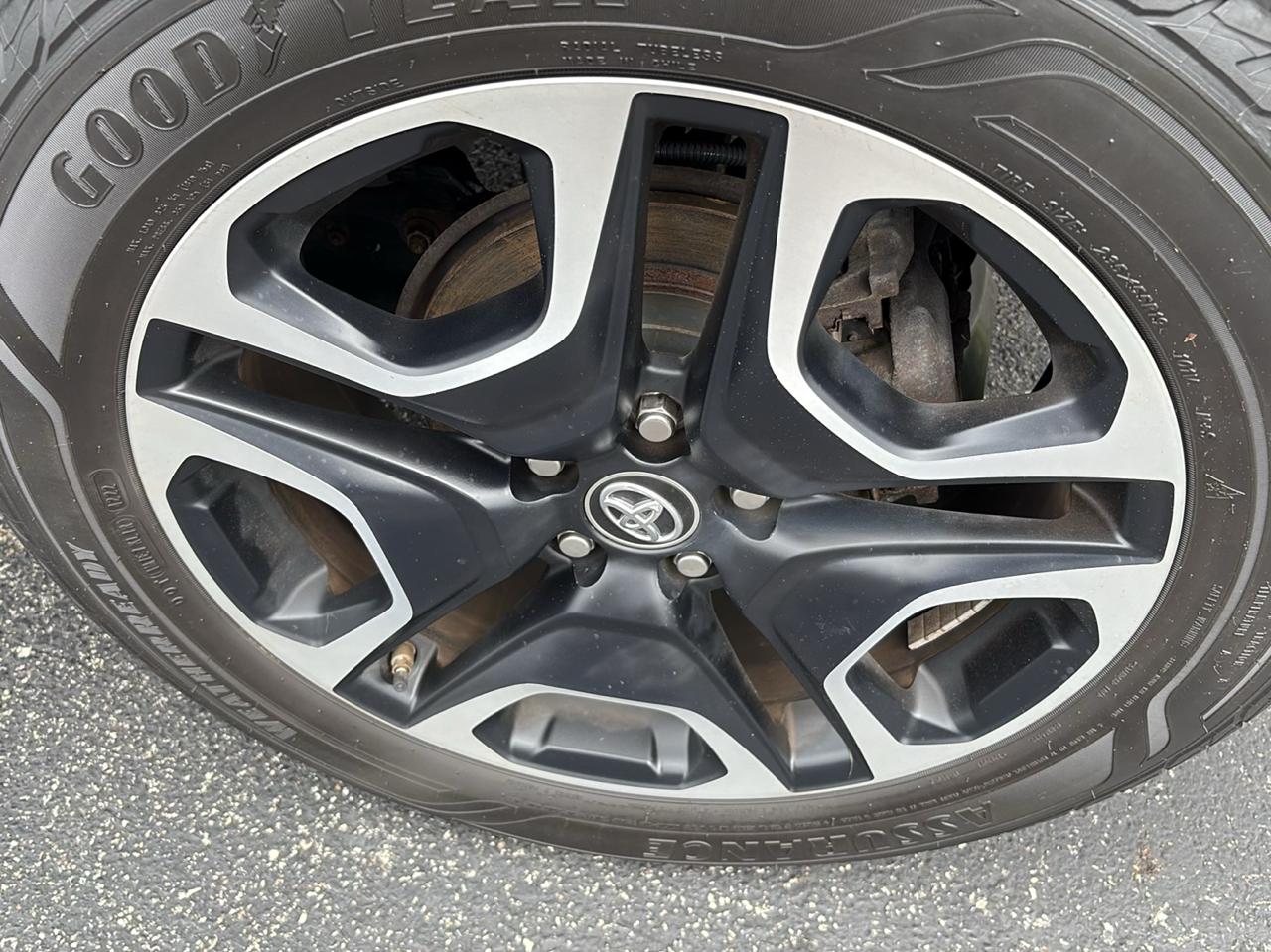 Toyota RAV4 Adventure AWD (Natl) 2019