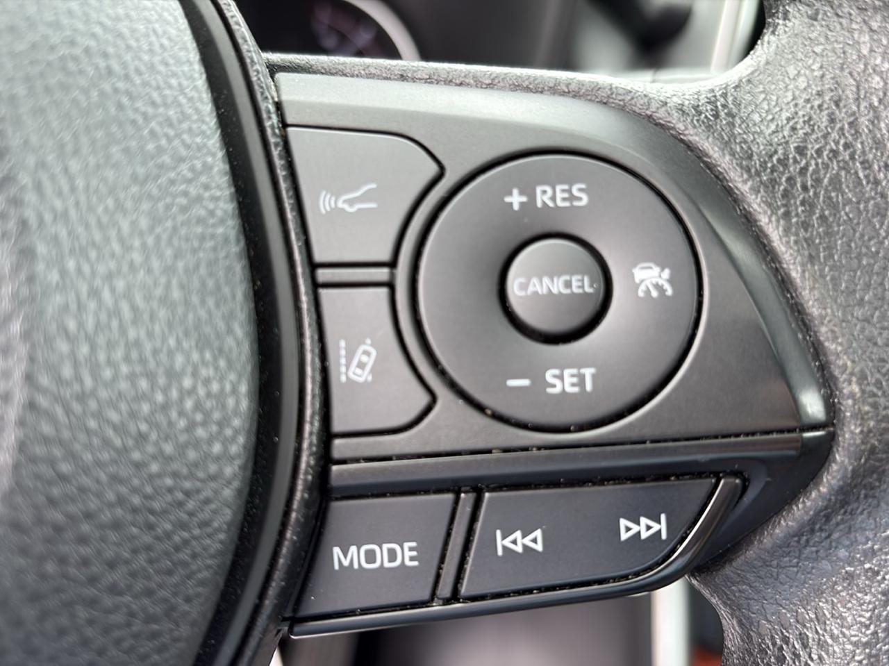 Toyota RAV4 Adventure AWD (Natl) 2019