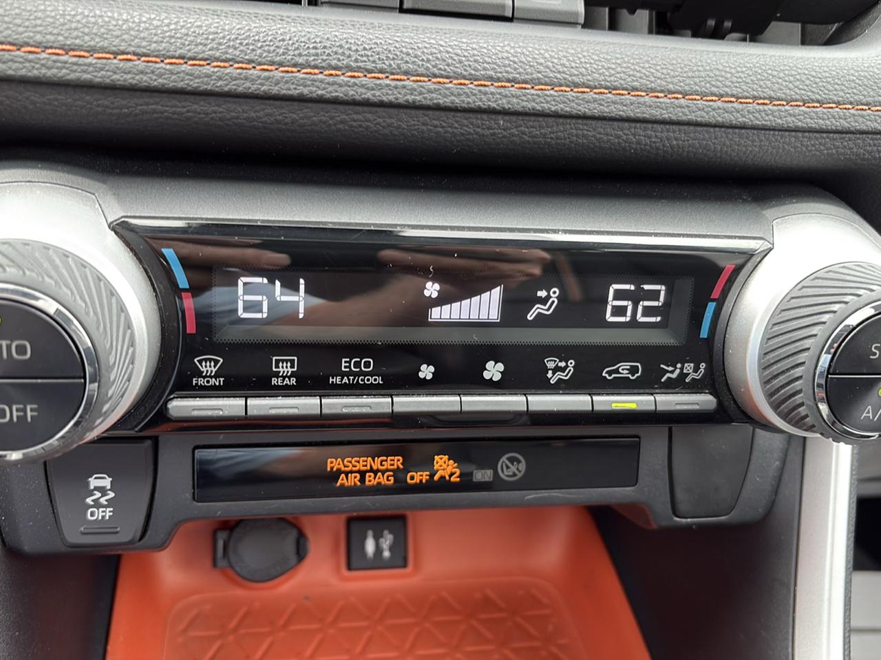 Toyota RAV4 Adventure AWD (Natl) 2019
