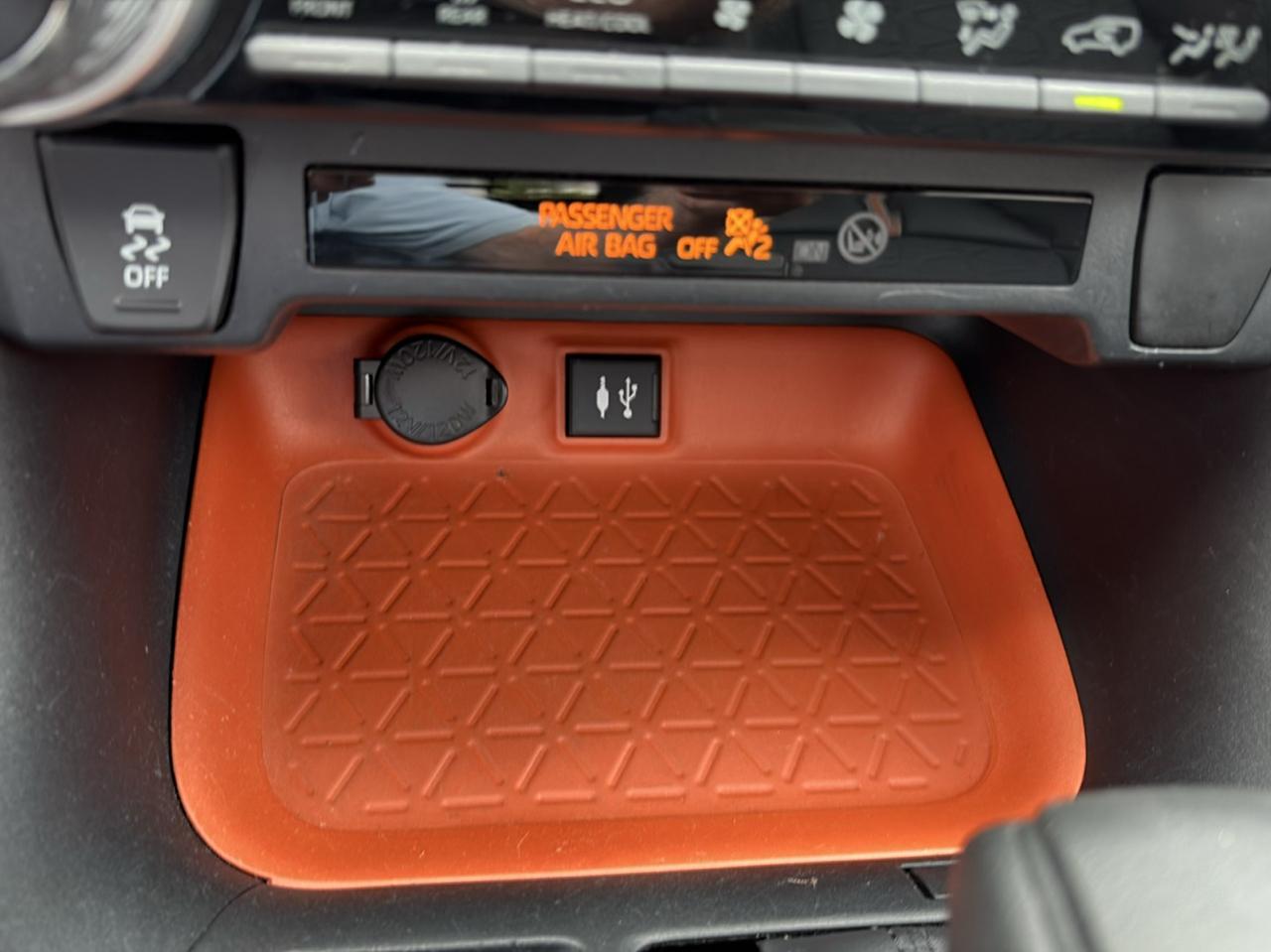 Toyota RAV4 Adventure AWD (Natl) 2019