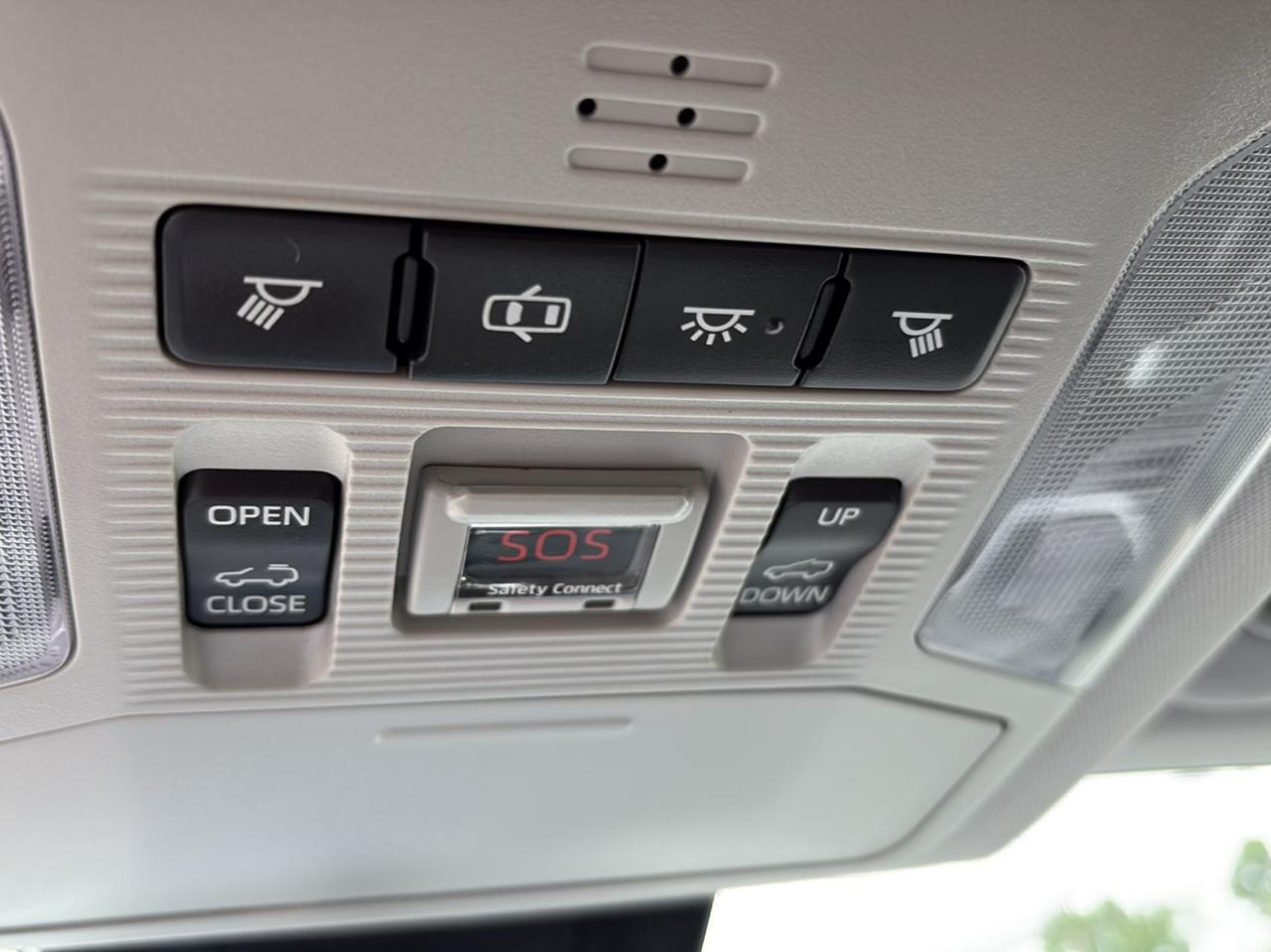 Toyota RAV4 Adventure AWD (Natl) 2019