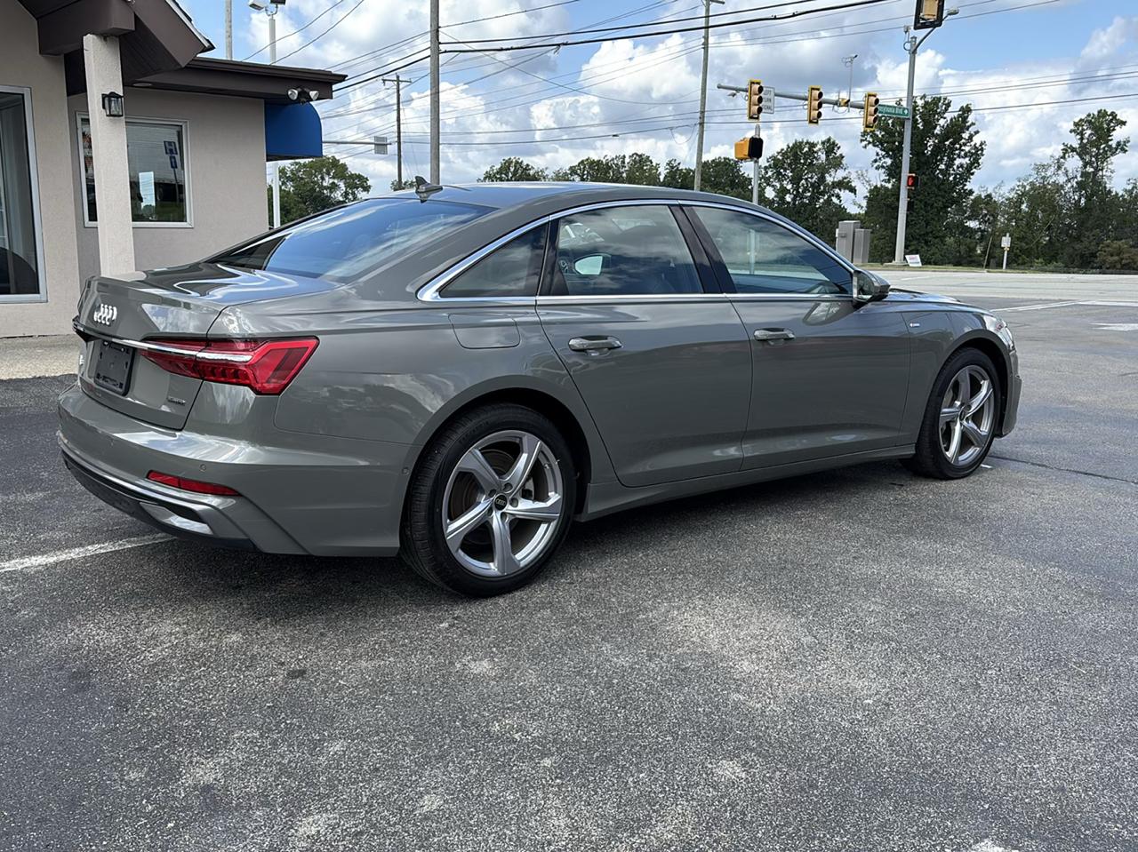 Audi A6 Sedan Premium Plus 55 TFSI quattro 2024