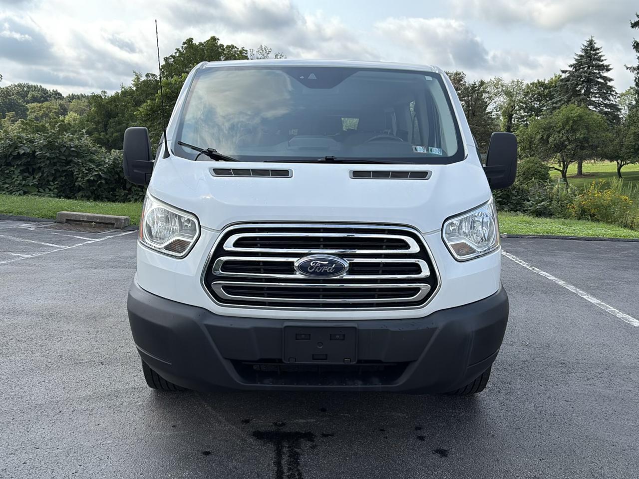 Ford Transit Passenger Wagon T-350 148" Low Roof XLT Swing-Out RH Dr 2019
