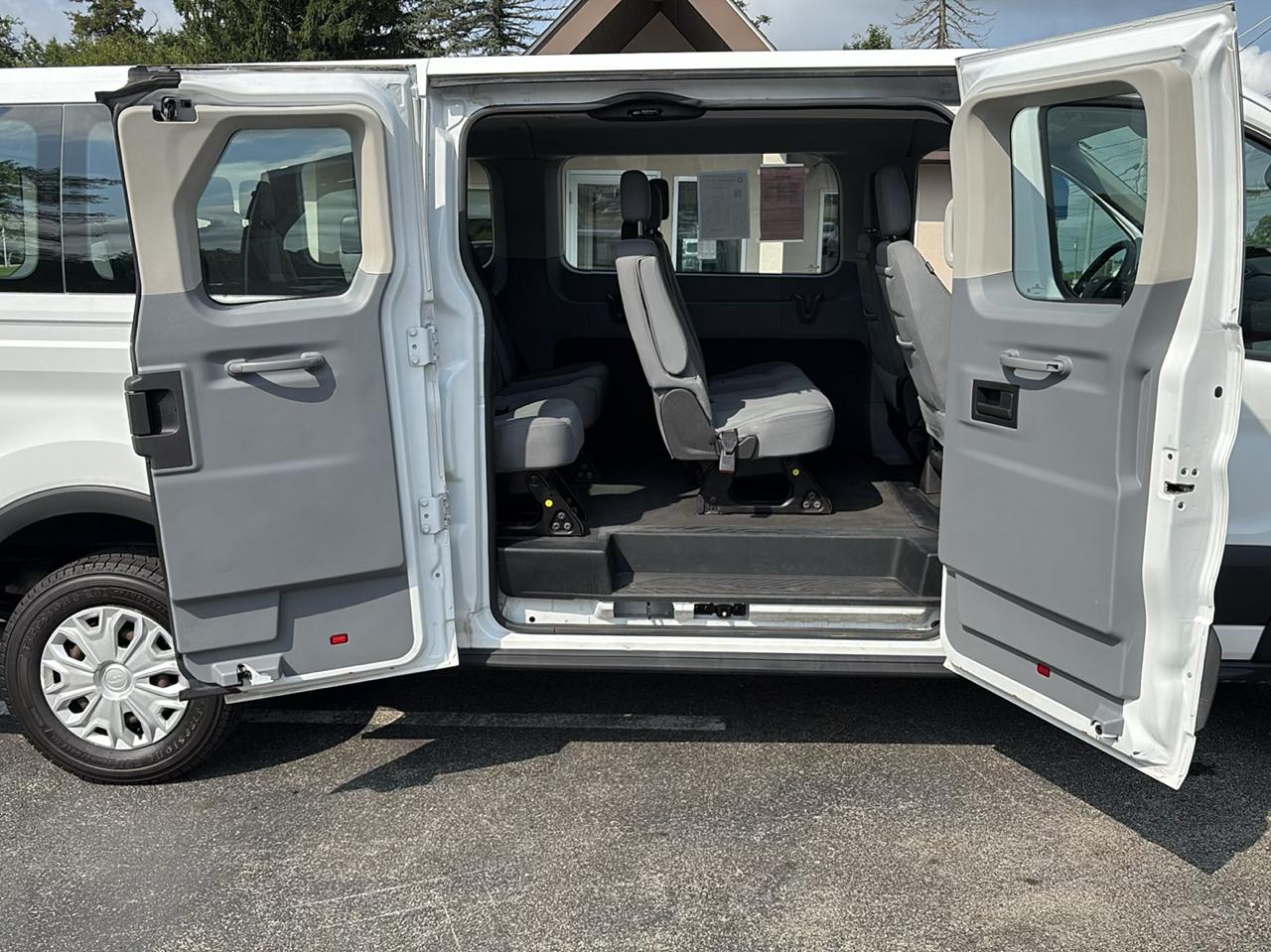Ford Transit Passenger Wagon T-350 148" Low Roof XLT Swing-Out RH Dr 2019