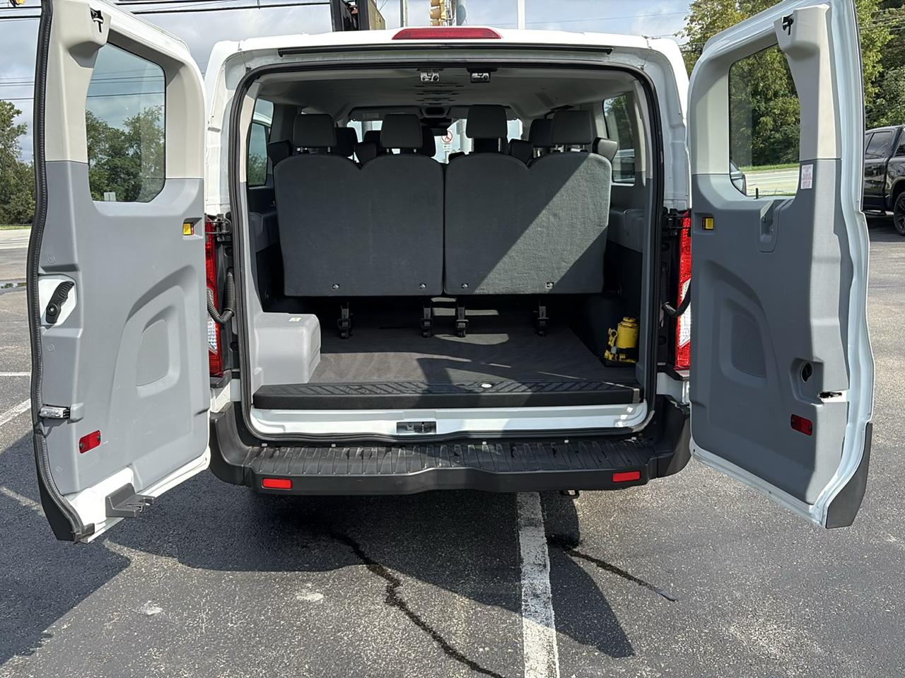 Ford Transit Passenger Wagon T-350 148" Low Roof XLT Swing-Out RH Dr 2019