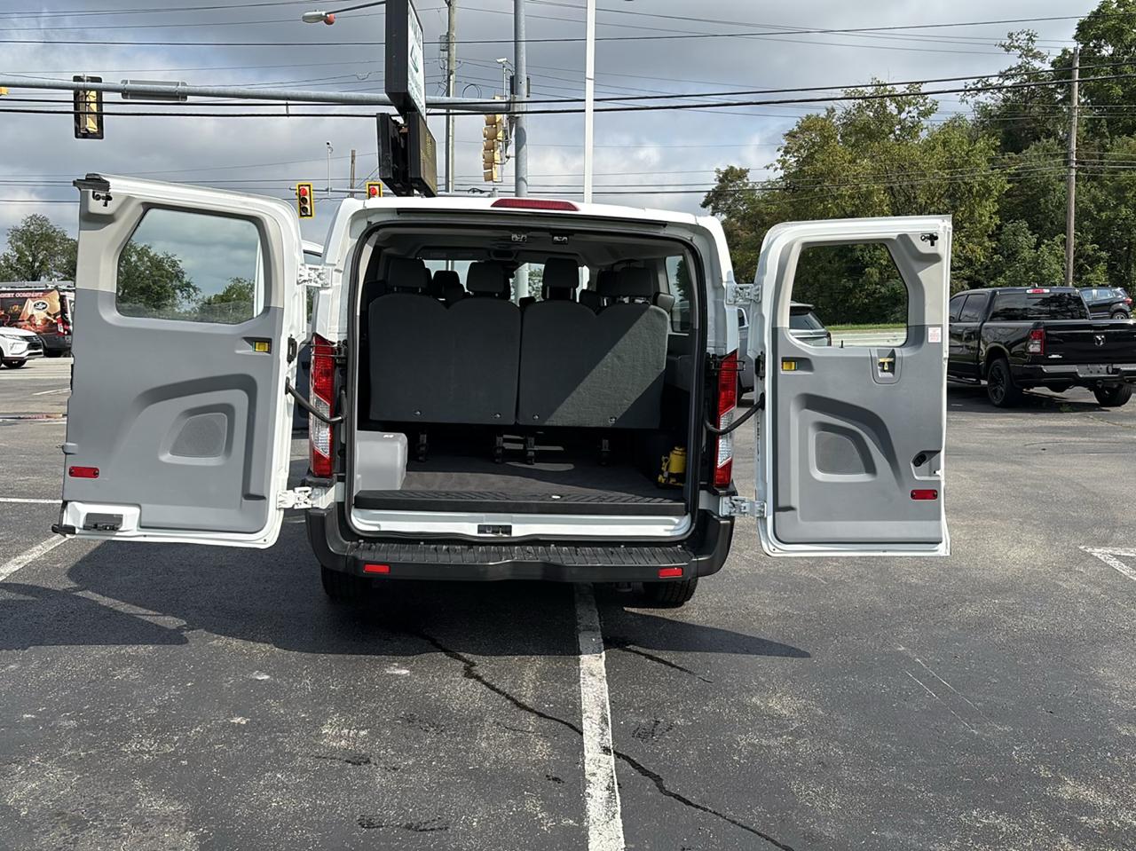 Ford Transit Passenger Wagon T-350 148" Low Roof XLT Swing-Out RH Dr 2019