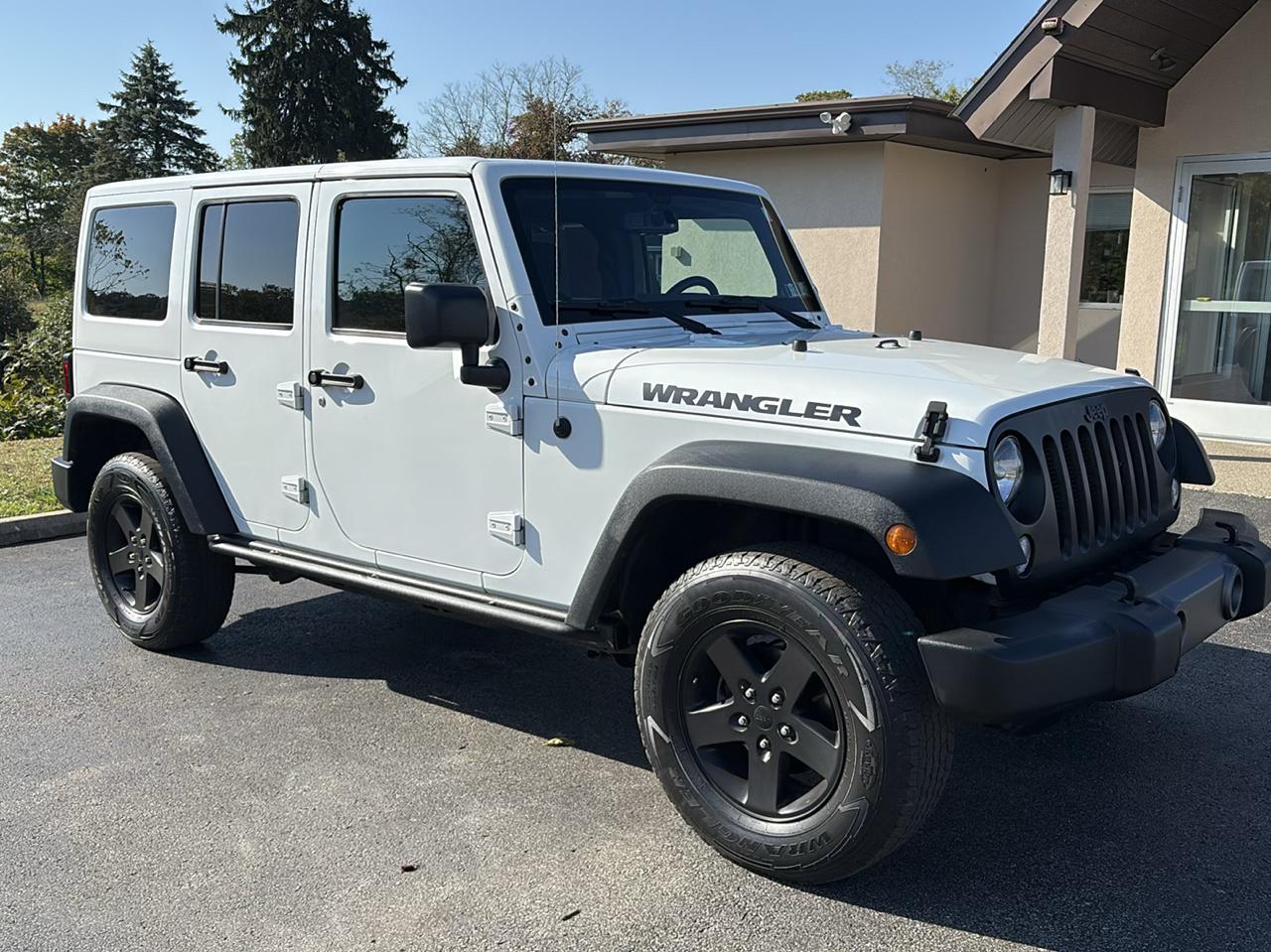 Jeep Wrangler Unlimited 4WD 4dr Black Bear *Ltd Avail* 2016