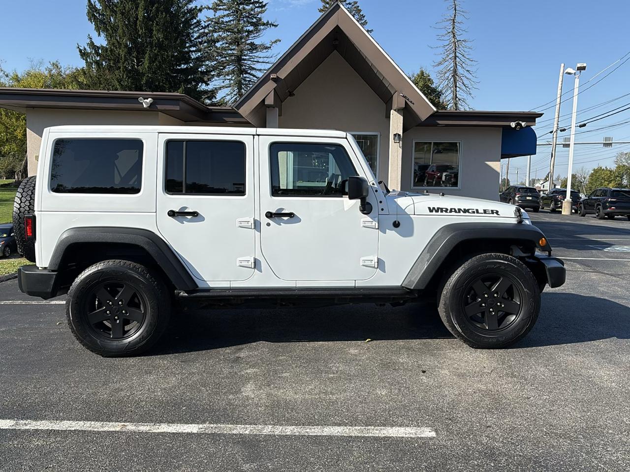 Jeep Wrangler Unlimited 4WD 4dr Black Bear *Ltd Avail* 2016